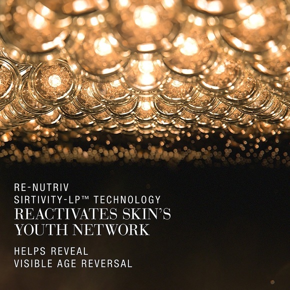 NEW Estée Lauder RE-NUTRIV ULTIMATE DIAMOND TRANSFORMATIVE BRILLIANCE SERUM - Picture 7 of 12